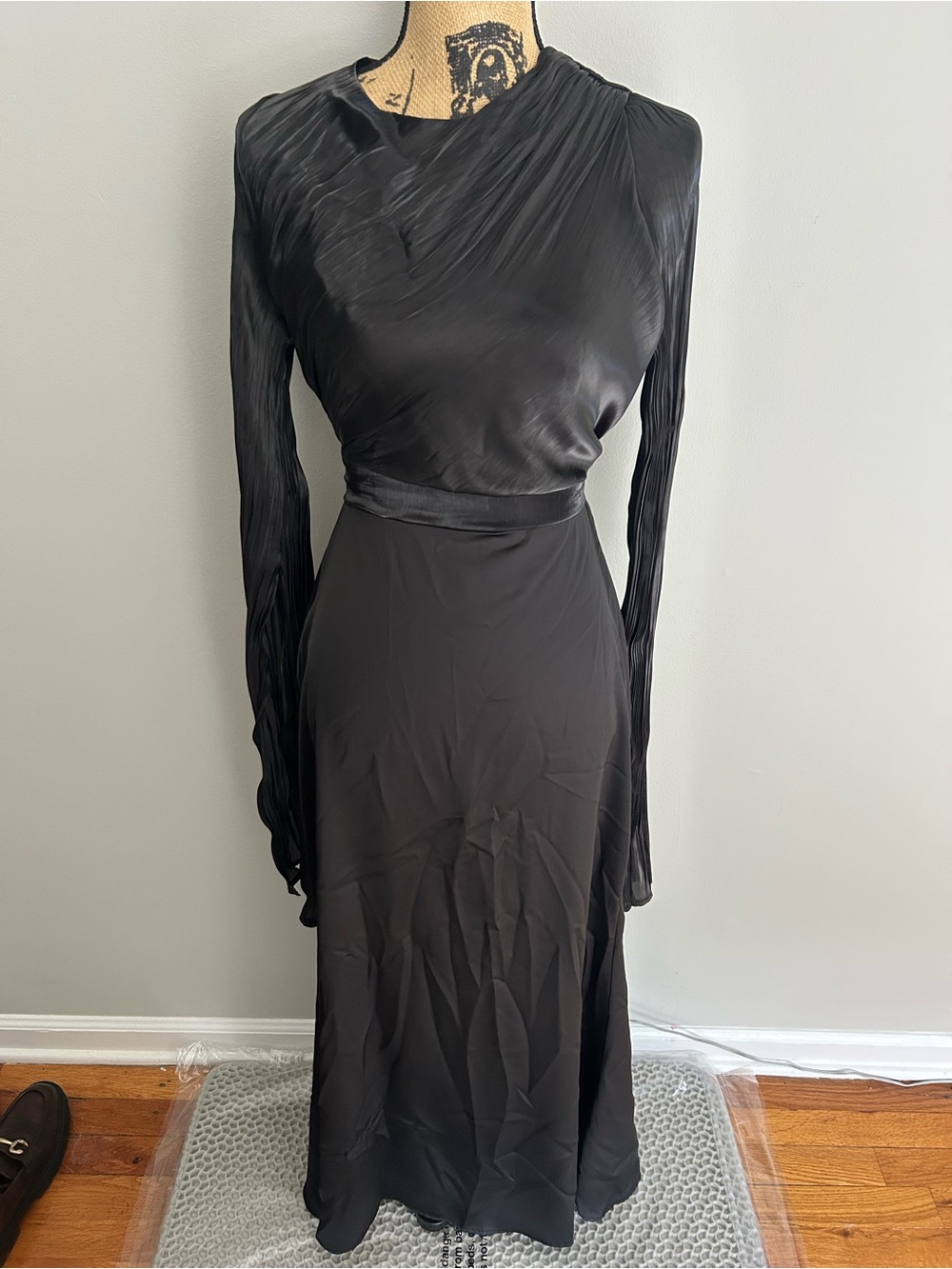 Elegant Black Long-Sleeve Women's Dress